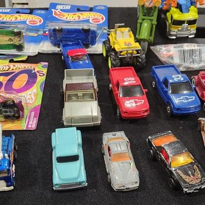 Sale Photo Thumbnail #126: Huge Vintage Hot Wheels & Tonka Truck Toys lot some new in box
Peterbuilt, Batmobile, plus many more.