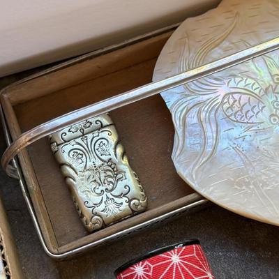 M22-Vintage ashtray and lighter ect
