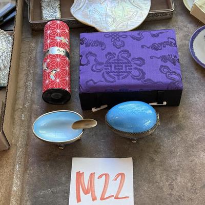 M22-Vintage ashtray and lighter ect