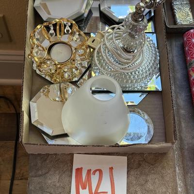 M21-Lamps/shades/mirrors