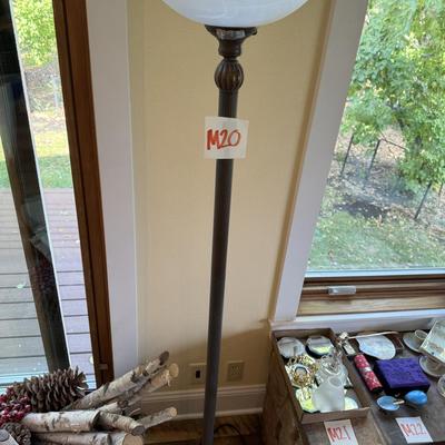 M20-Floor lamp