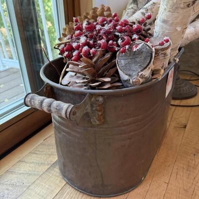 M19-Birch and copper pot decor