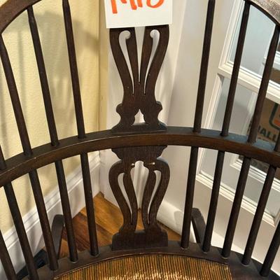M18-Antique chair