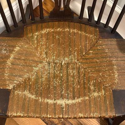 M18-Antique chair