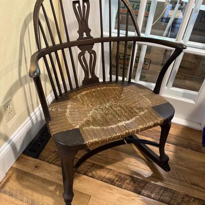 M18-Antique chair