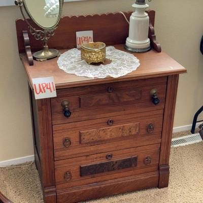 UP41-Antique dresser