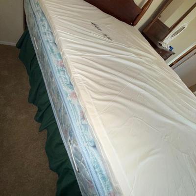 UP38.5 Mattress and boxspring