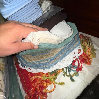 UP36-Linens