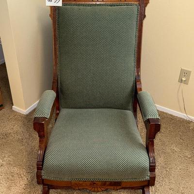UP33-Antique chair
