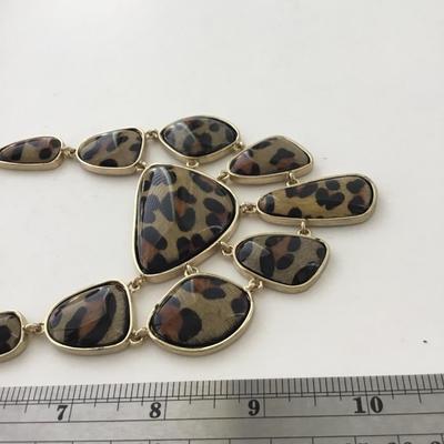 Animal print cord type fashion necklace