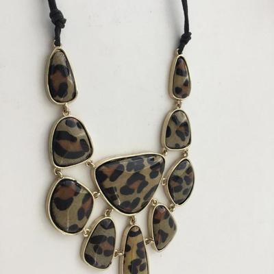 Animal print cord type fashion necklace