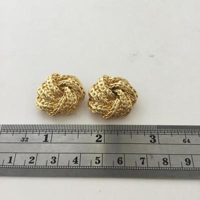 Gold tone beautiful vintage shoe clips