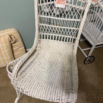 UP28-Wicker rocking chair