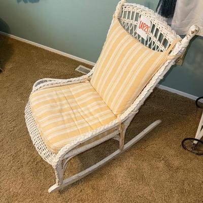 UP28-Wicker rocking chair