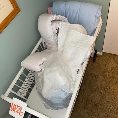 UP26-Wicker crib