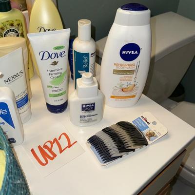 UP22-Essentials lot