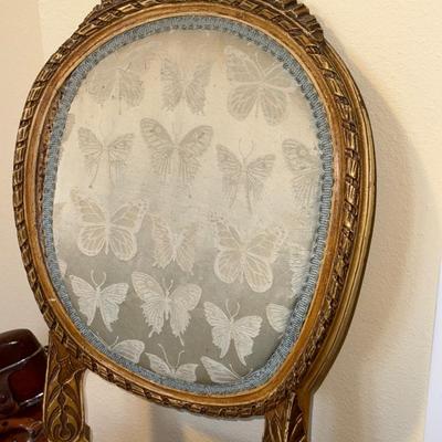 UP20-Antique chair