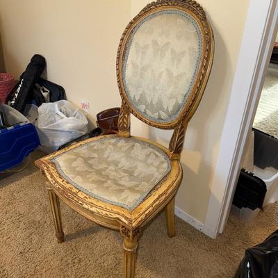 UP20-Antique chair