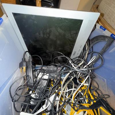 UP18-Monitor/cords