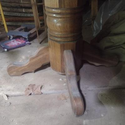 Solid Wood Round Pedestal Table