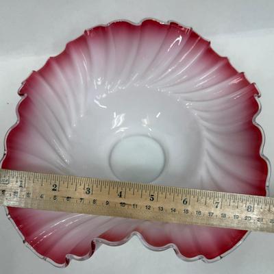 Sale Photo Thumbnail #151: Approx. 8.0" dia.  Ruffled edge, outside clear edge.  Very good condition.
