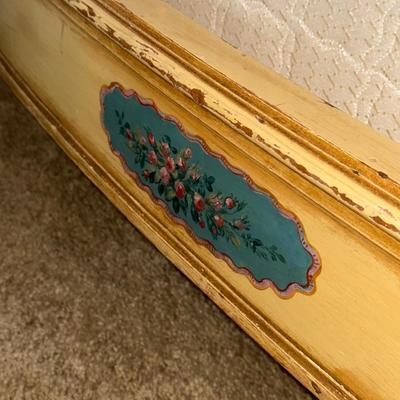 UP7-Antique twin bed