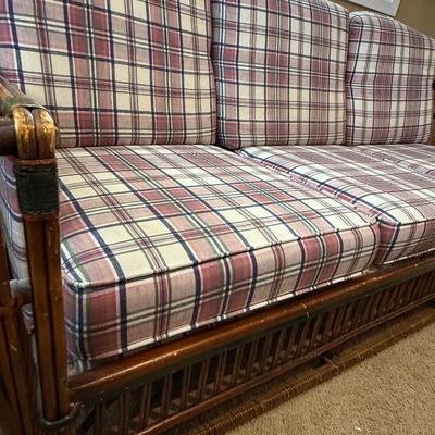 UP3-Rattan couch
