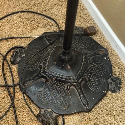 UP2-Antique floor lamp
