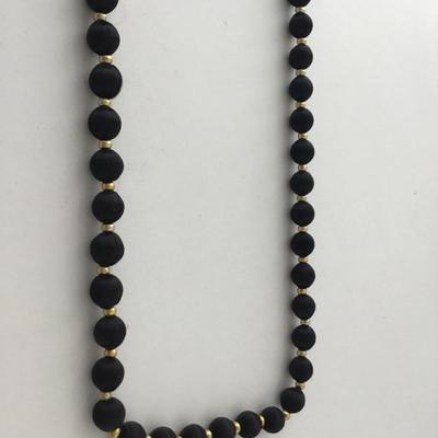 Black beaded fashion necklace