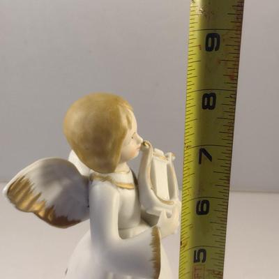 Sale Photo Thumbnail #386: Angel Turning Musical Figurine- Plays 'Silent Night'