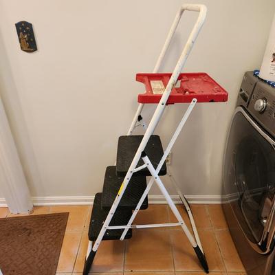 Folding Step Ladder with Tray