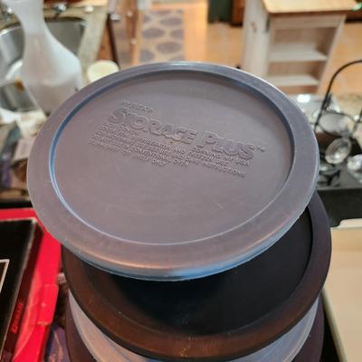 5 Pyrex Glass Bowls with Lids