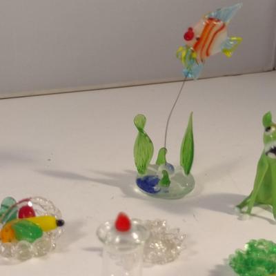 Sale Photo Thumbnail #493: Collection of Vintage Miniature Glass Figurines.  Please see all pictures for condition- dog has chipped ear and tail.