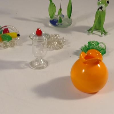 Sale Photo Thumbnail #492: Collection of Vintage Miniature Glass Figurines.  Please see all pictures for condition- dog has chipped ear and tail.