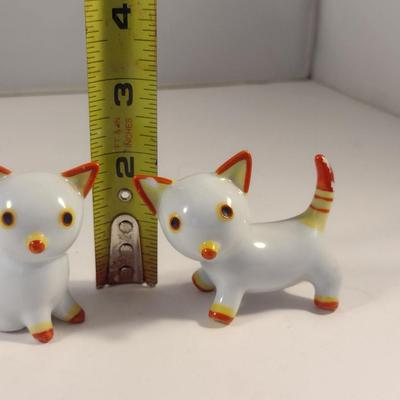 Sale Photo Thumbnail #535: Pair of Mid-Century Walter Bosse Metzler Ortloff Cat Figurines.  Please look at all pictures- items have missing paint.