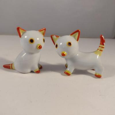 Sale Photo Thumbnail #528: Pair of Mid-Century Walter Bosse Metzler Ortloff Cat Figurines.  Please look at all pictures- items have missing paint.
