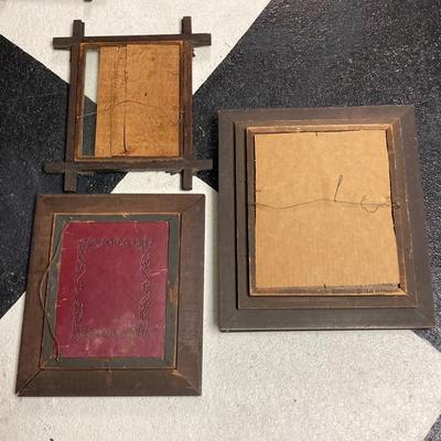 LOT 67: Collection of Vintage / Antique Picture Frames