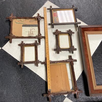 LOT 67: Collection of Vintage / Antique Picture Frames