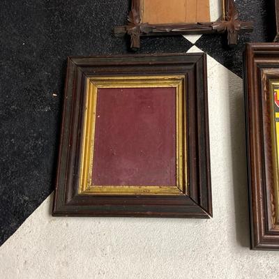LOT 67: Collection of Vintage / Antique Picture Frames