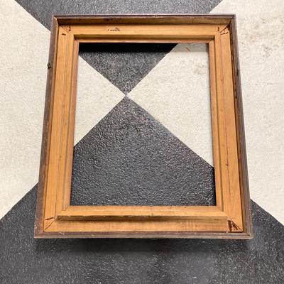 LOT 67: Collection of Vintage / Antique Picture Frames