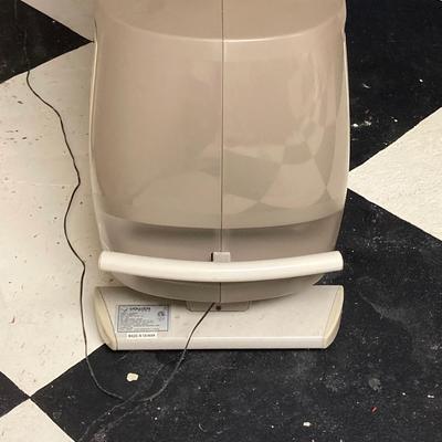 LOT 69: Yowza Fitness Elliptical Machine - Model Pompano