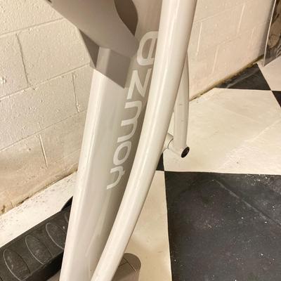 LOT 69: Yowza Fitness Elliptical Machine - Model Pompano