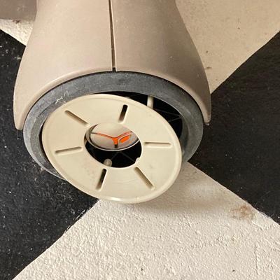 LOT 69: Yowza Fitness Elliptical Machine - Model Pompano