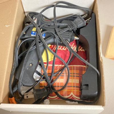 LOT 72: Collection of Sewing Notions / Crafting Tools and Supplies