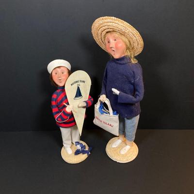 LOT 76: Byers' Choice Ltd. The Carolers - Jekyll Island and Mackinac Island Figurines and Box
