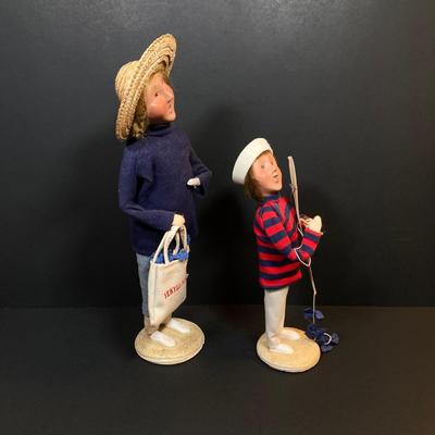 LOT 76: Byers' Choice Ltd. The Carolers - Jekyll Island and Mackinac Island Figurines and Box
