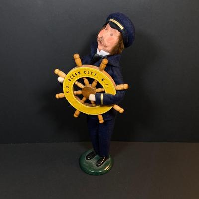 LOT 77: Byers' Choice Ltd. The Carolers - S.S. Ocean City, N.J. Figurine with Box