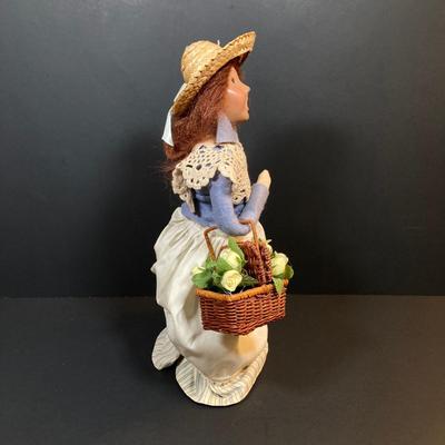 LOT 79: Byers' Choice Ltd. The Carolers - Flower Vendor Figurine with Box