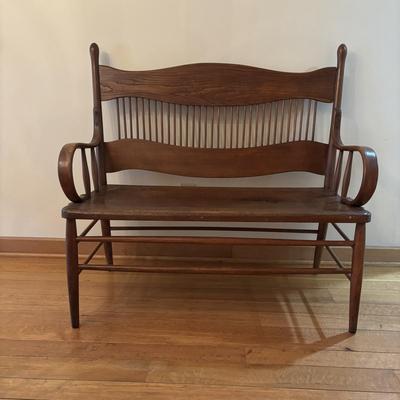 LOT 83: Vintage Brentwood Style Sette/Bench