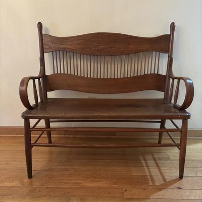 LOT 83: Vintage Brentwood Style Sette/Bench
